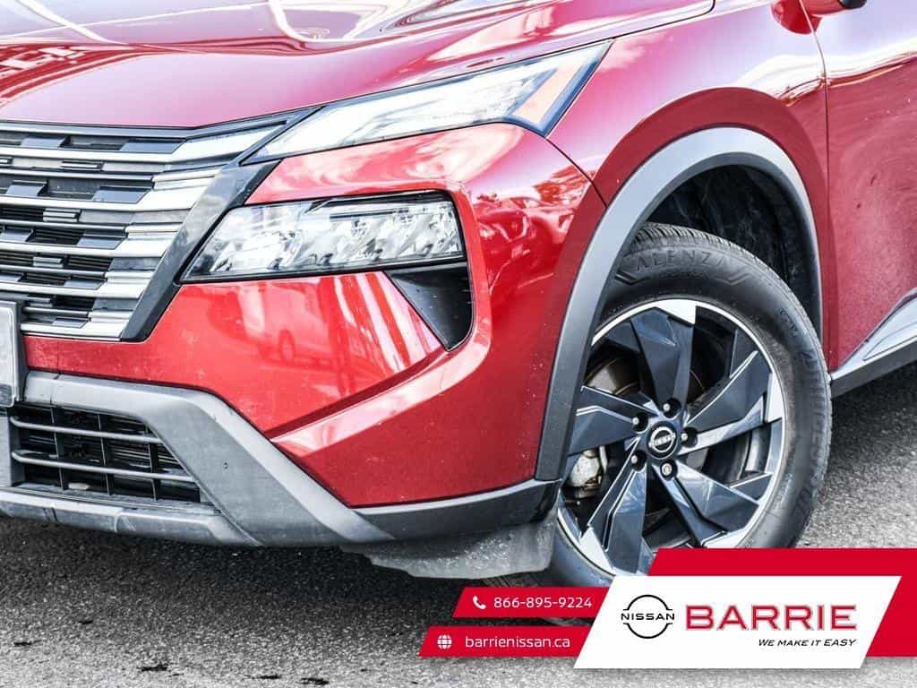2024 Nissan Rogue SV Moonroof - Image 2