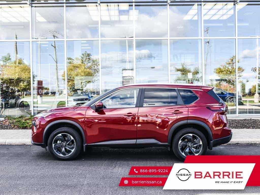 2024 Nissan Rogue SV Moonroof - Image 4