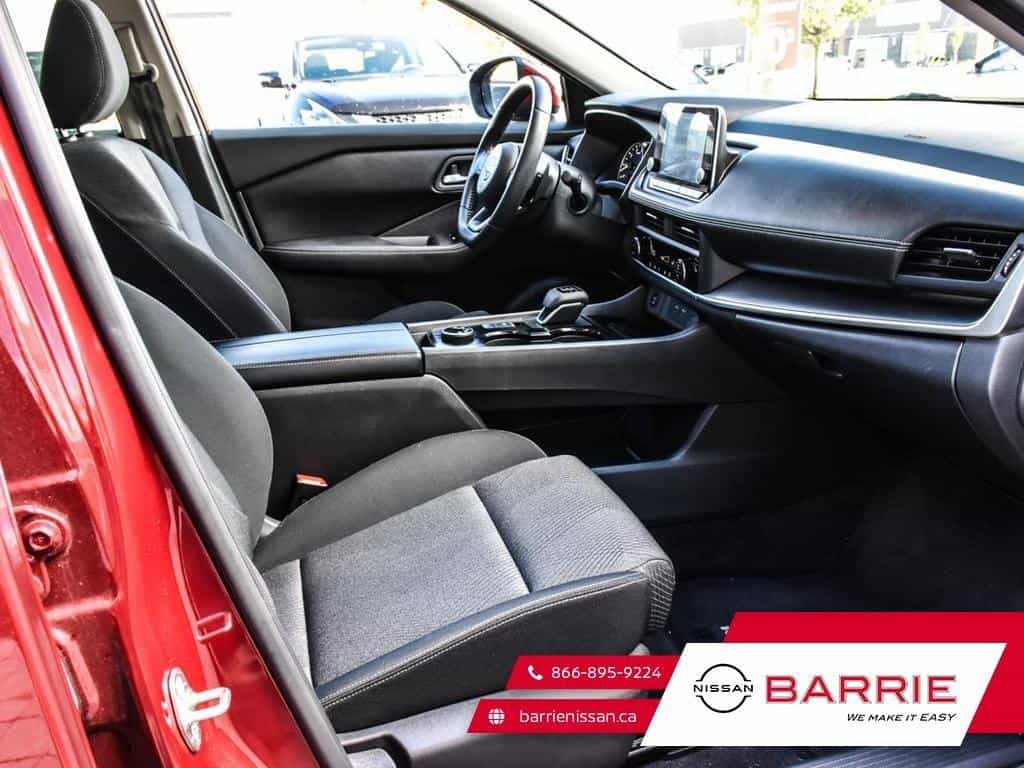 2024 Nissan Rogue SV Moonroof - Image 9
