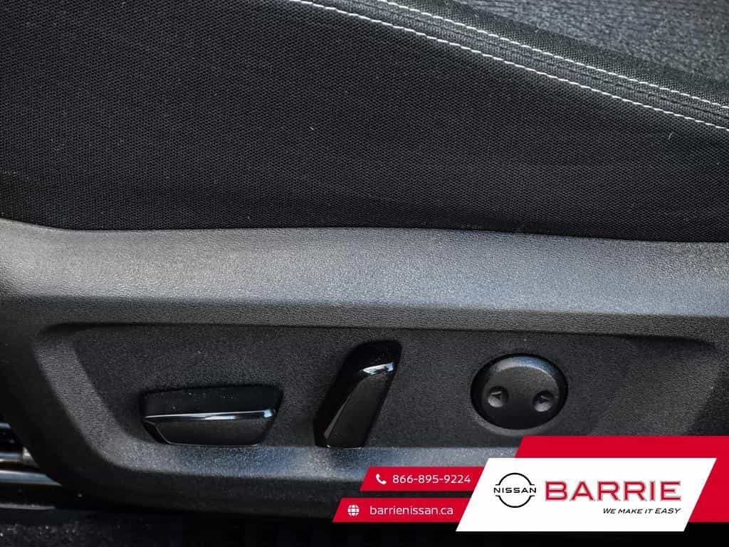 2024 Nissan Rogue SV Moonroof - Image 13
