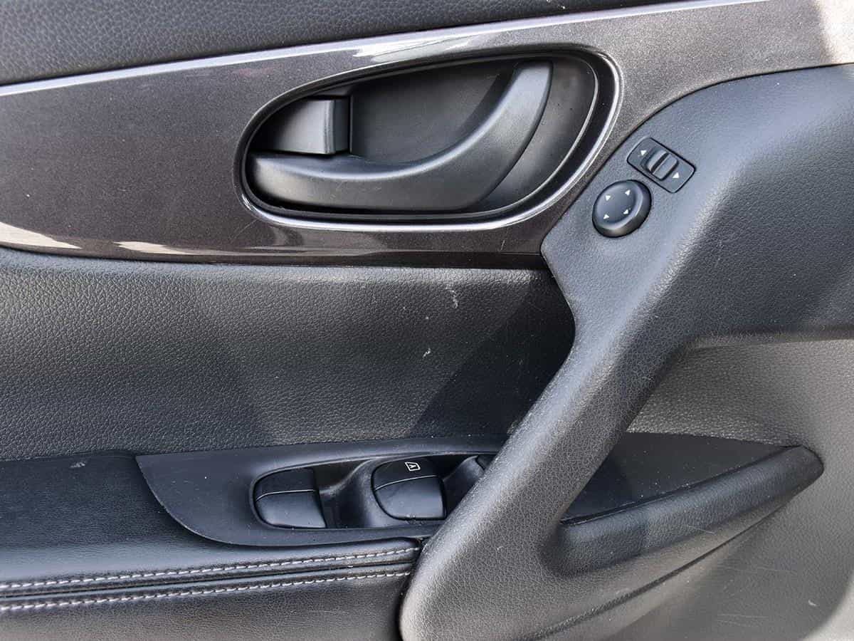 2019 Nissan Rogue S - Image 11