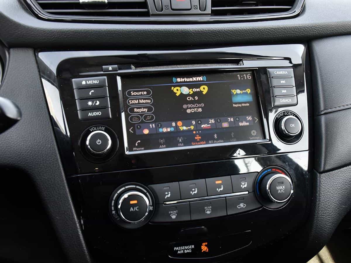 2019 Nissan Rogue S - Image 18