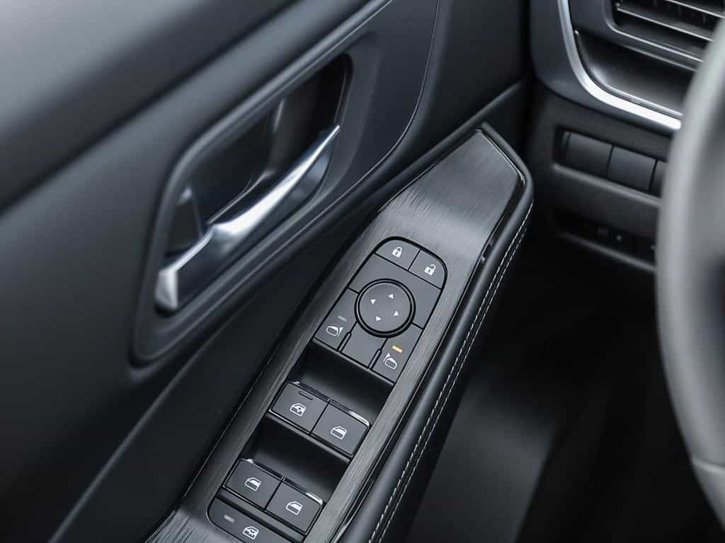 2026 Nissan Rogue SV Moonroof - Image 16