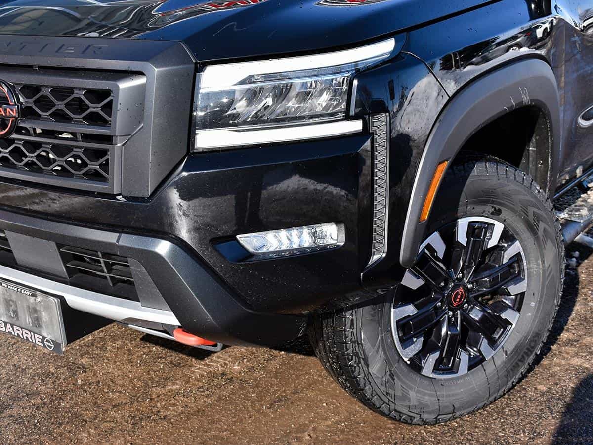 2023 Nissan Frontier Pro-4X - Image 2