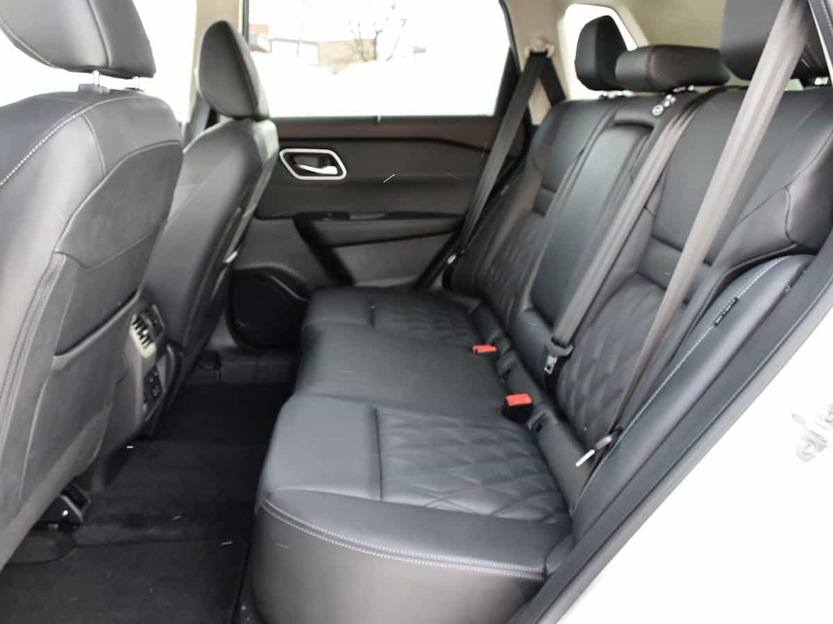 2023 Nissan Rogue Platinum - Image 11