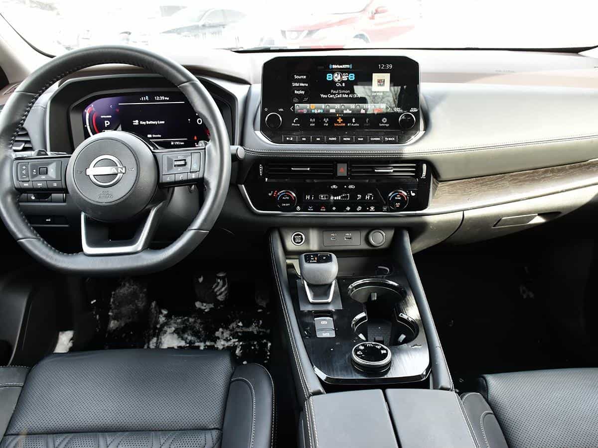 2023 Nissan Rogue Platinum - Image 12