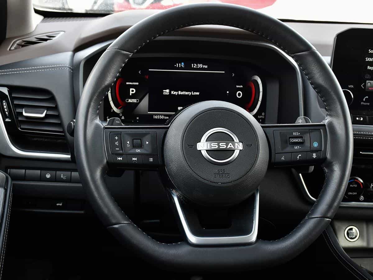 2023 Nissan Rogue Platinum - Image 14