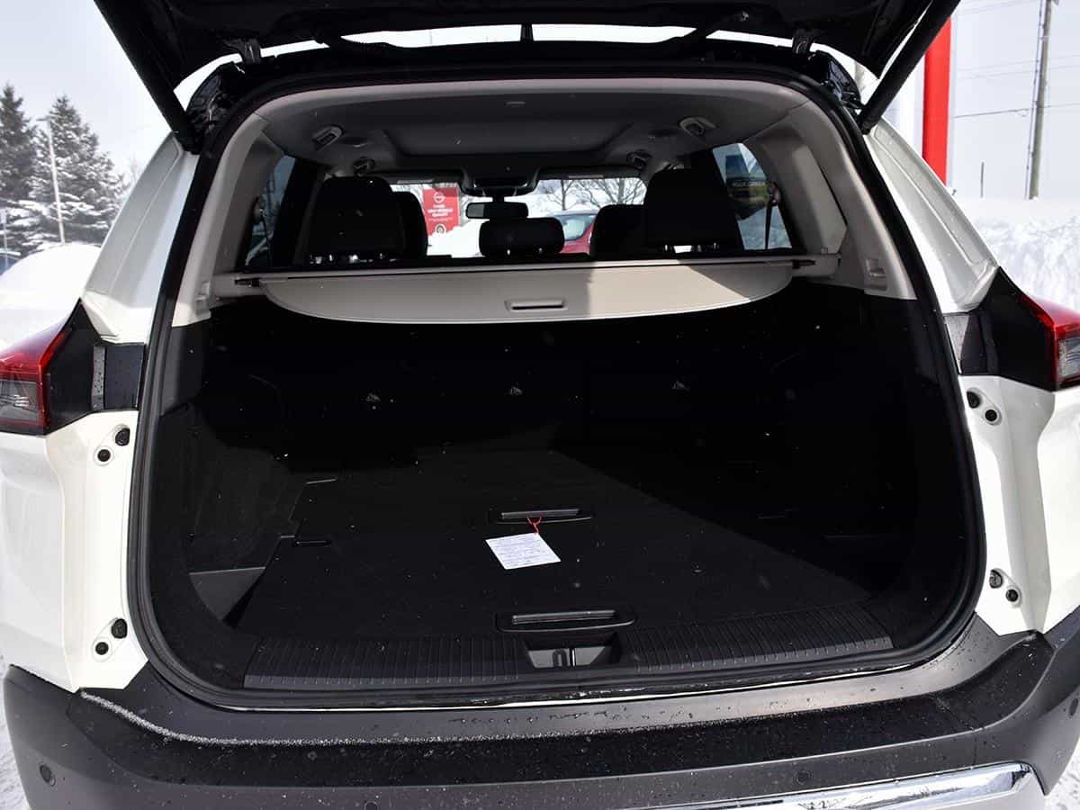 2023 Nissan Rogue Platinum - Image 25