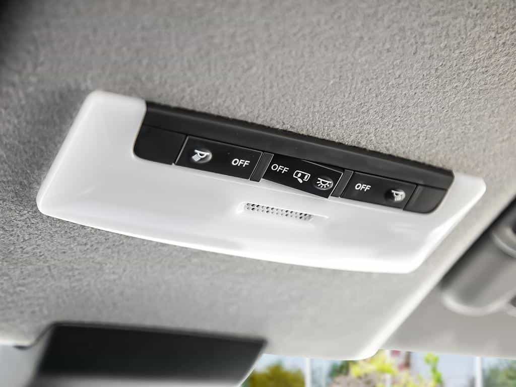 2025 Nissan Kicks Play Sv - Image 19