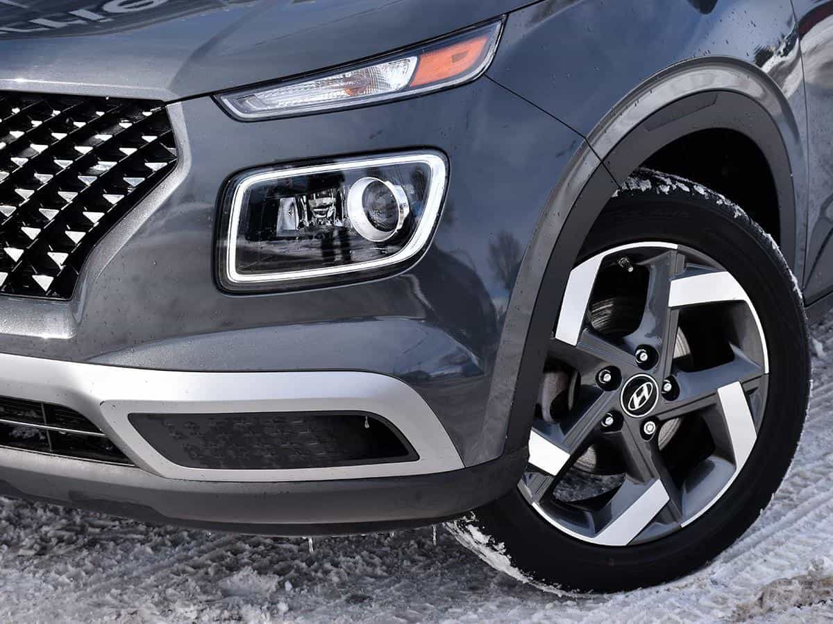 2023 Hyundai Venue Ultimate w/Black Interior (IVT) - Image 2