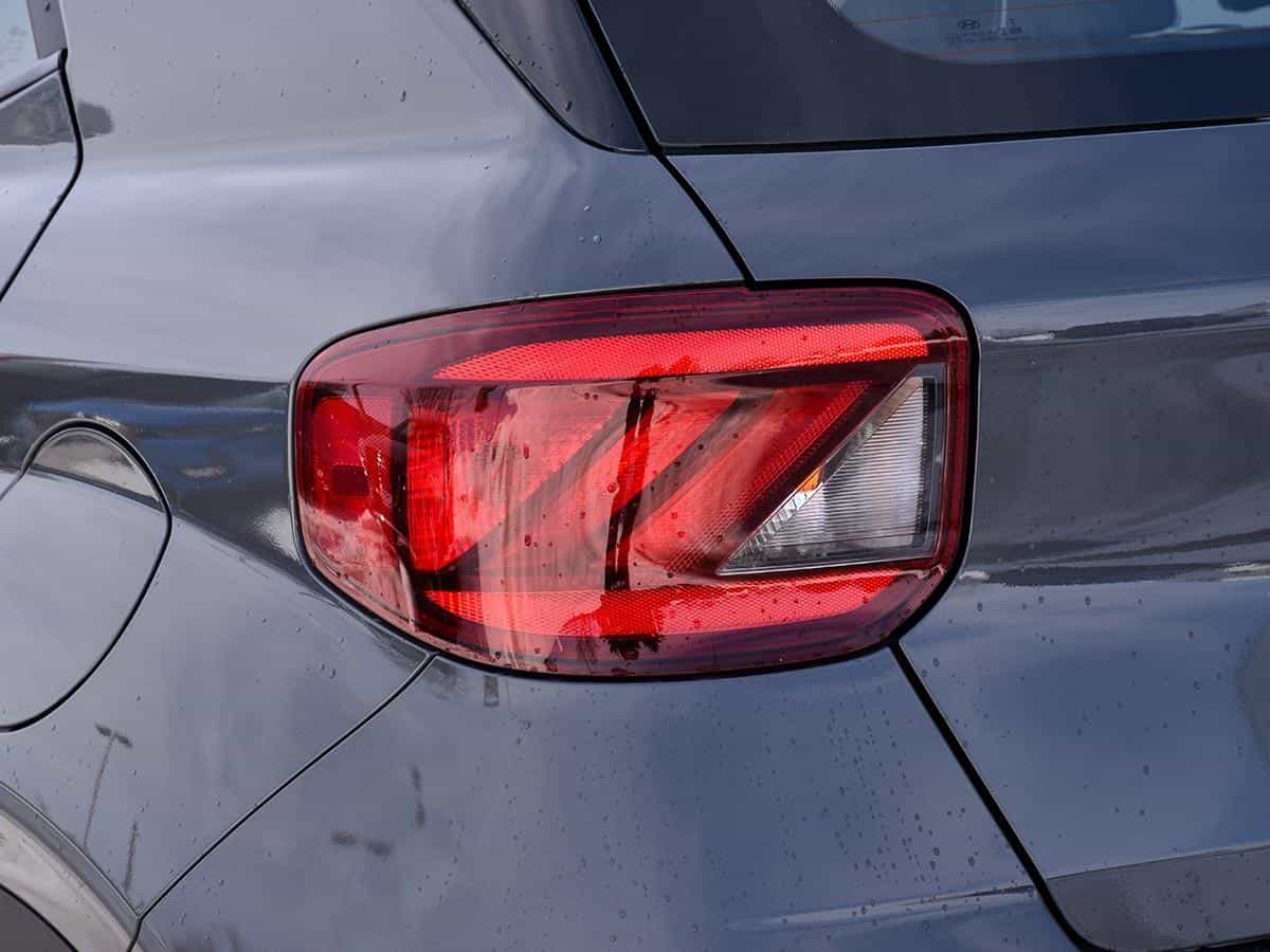 2023 Hyundai Venue Ultimate w/Black Interior (IVT) - Image 7