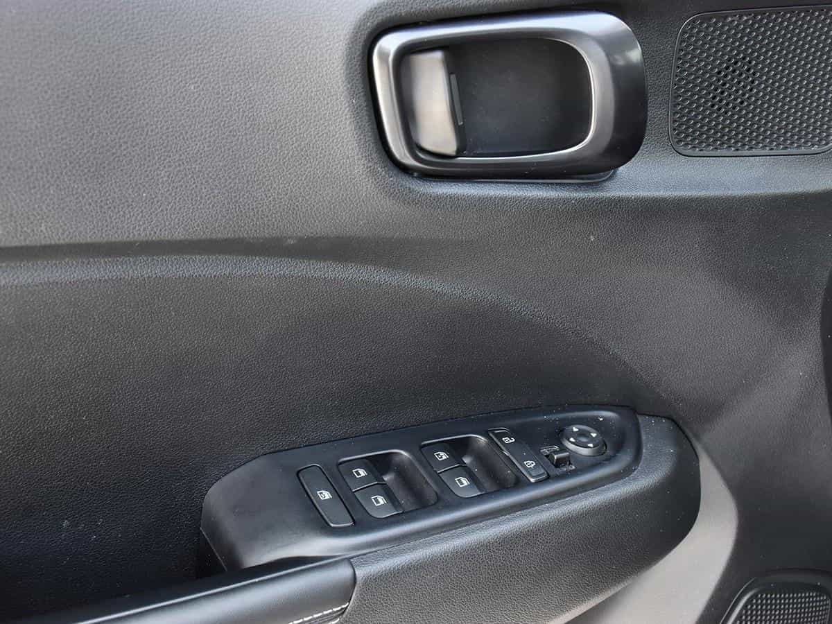 2023 Hyundai Venue Ultimate w/Black Interior (IVT) - Image 11