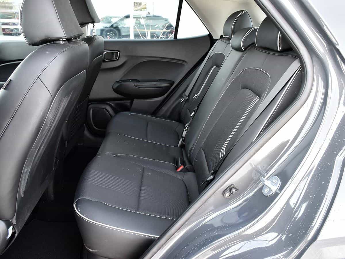 2023 Hyundai Venue Ultimate w/Black Interior (IVT) - Image 12