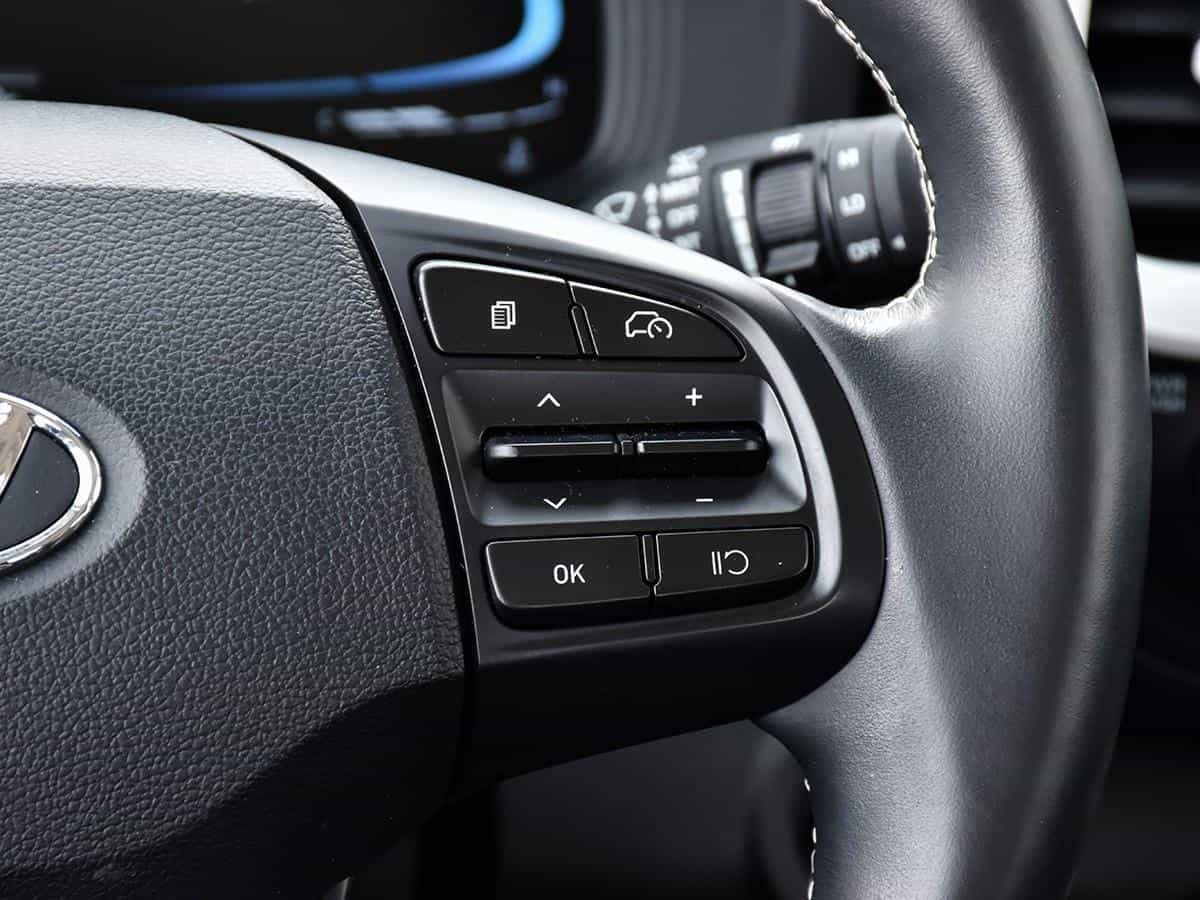 2023 Hyundai Venue Ultimate w/Black Interior (IVT) - Image 16