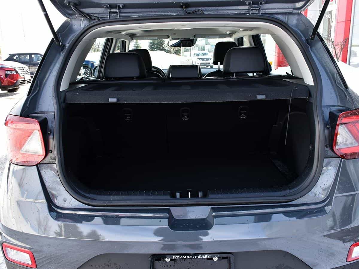 2023 Hyundai Venue Ultimate w/Black Interior (IVT) - Image 24