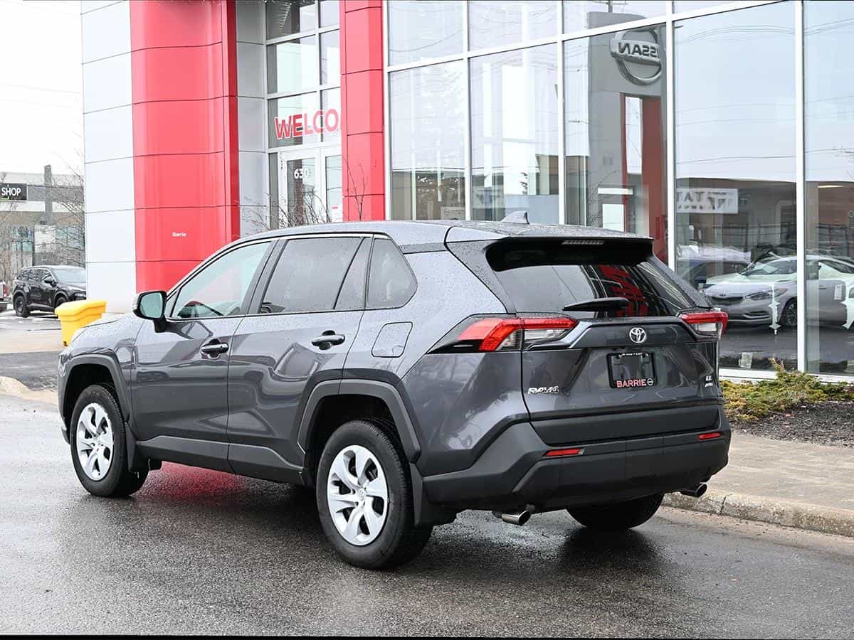 2025 Toyota Rav4 Le - Image 6