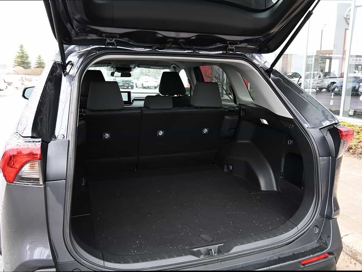 2025 Toyota Rav4 Le - Image 10