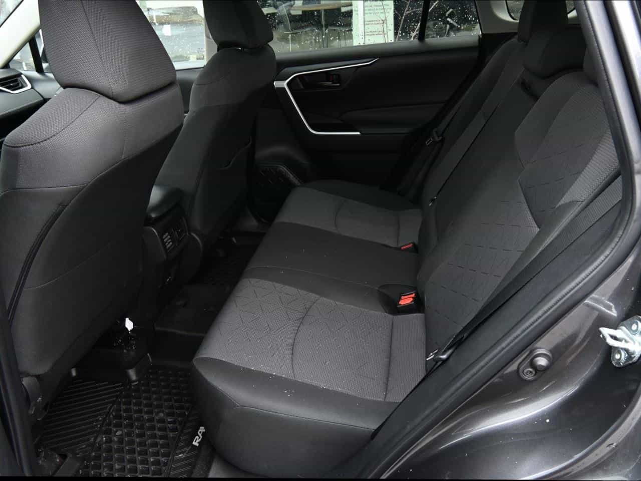 2025 Toyota Rav4 Le - Image 15