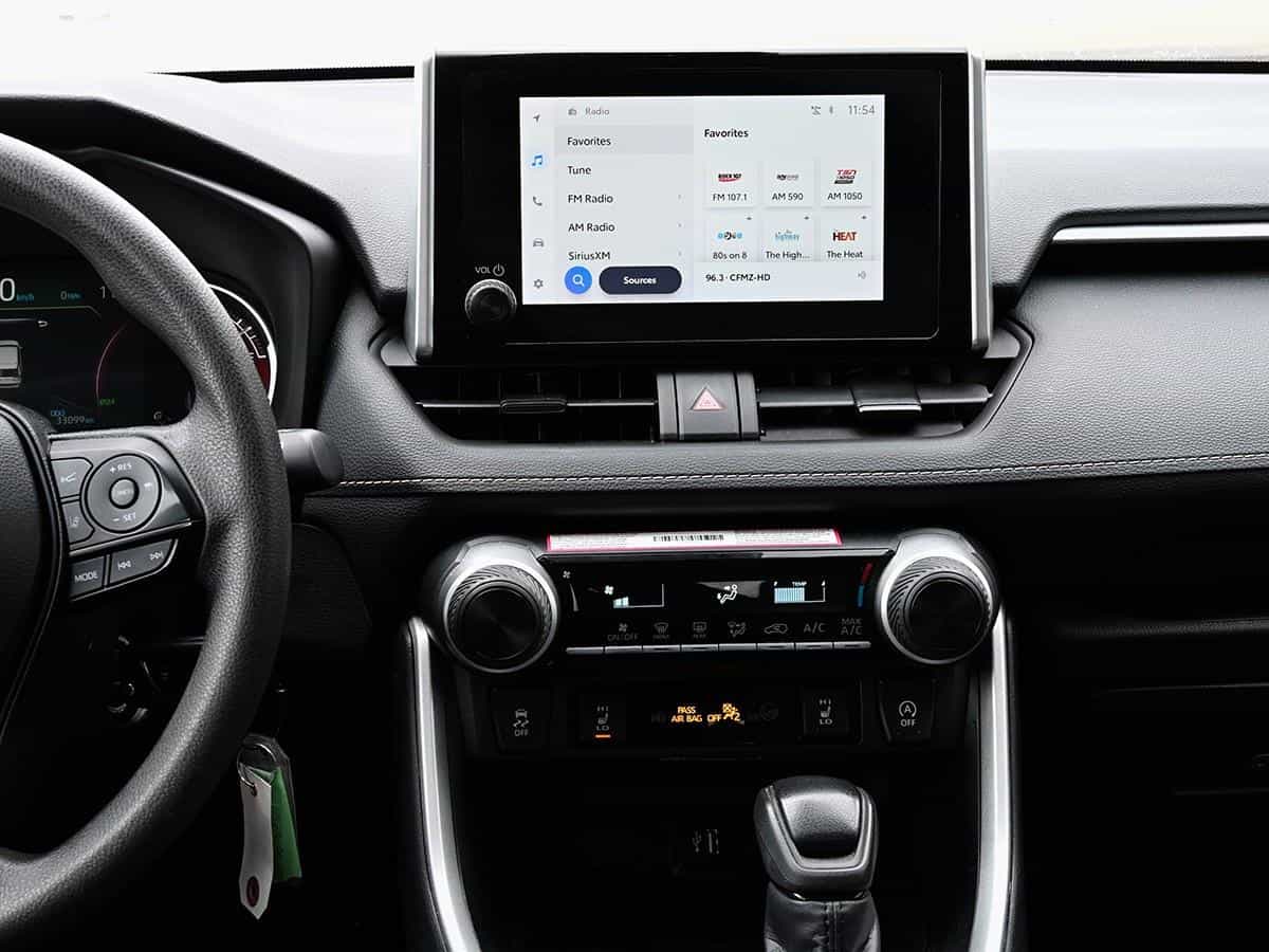 2025 Toyota Rav4 Le - Image 17