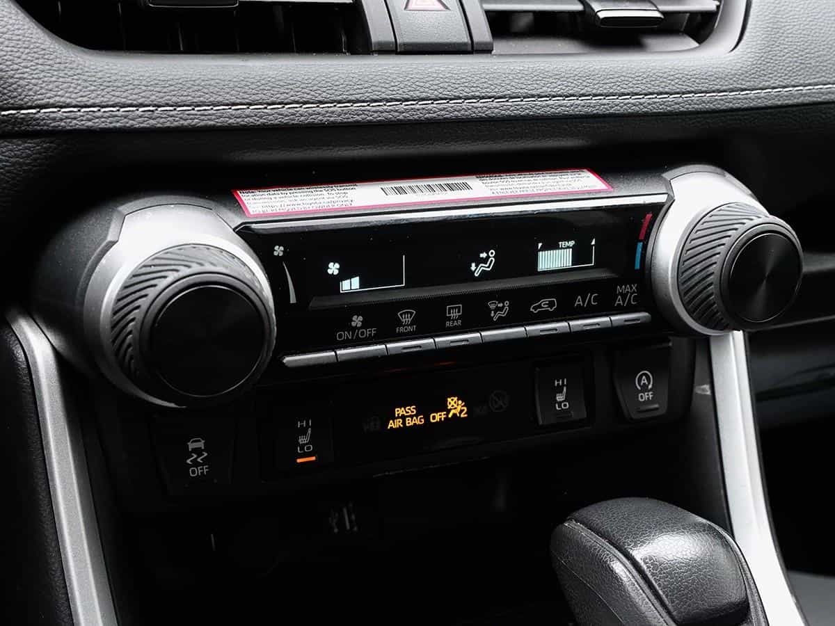 2025 Toyota Rav4 Le - Image 22