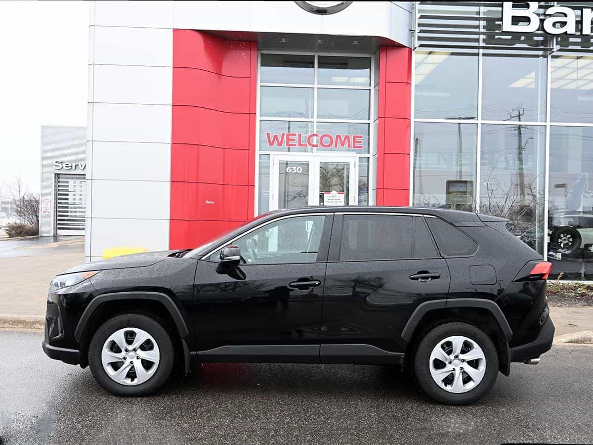 2025 Toyota Rav4 Le - Image 4