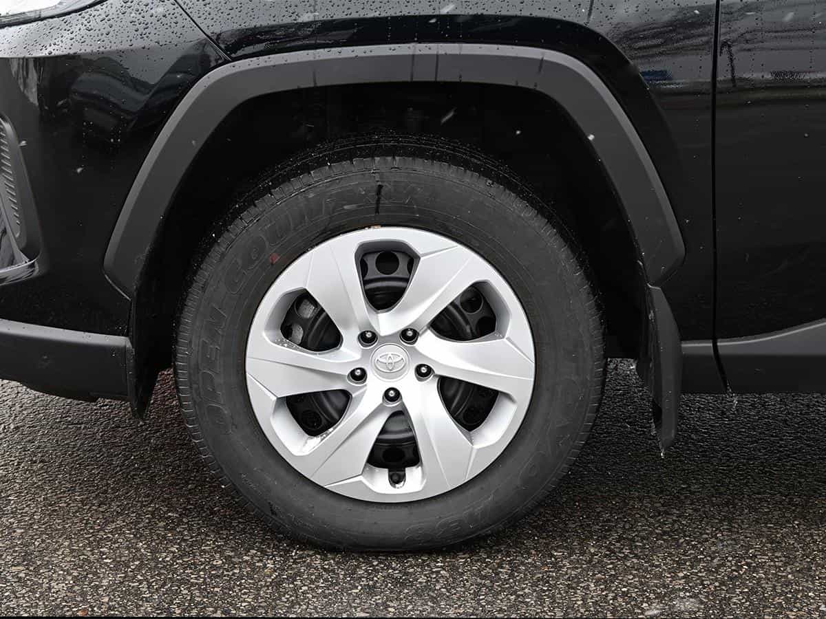 Image 5 Toyota Rav4 Le 2025