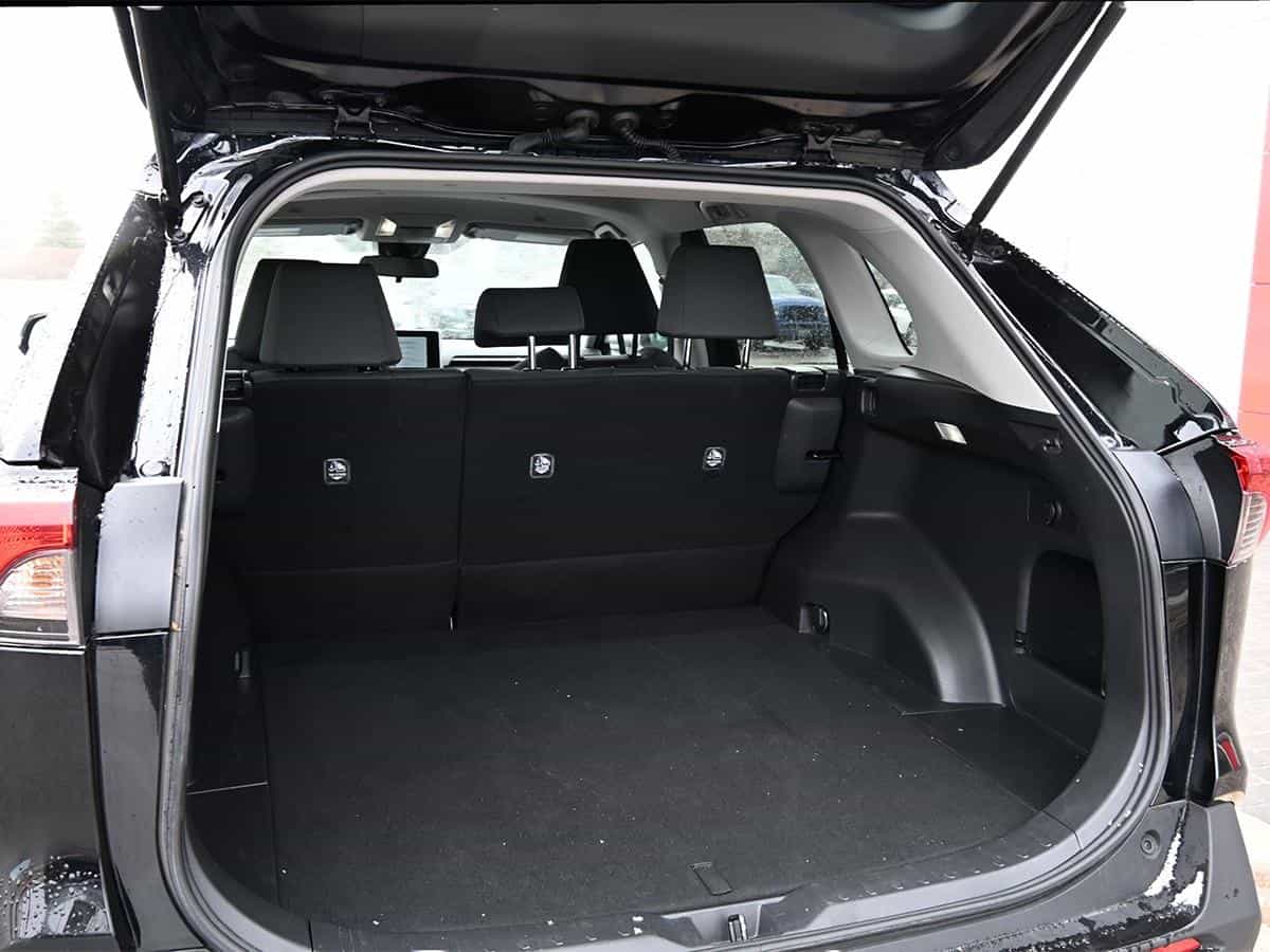 2025 Toyota Rav4 Le - Image 10