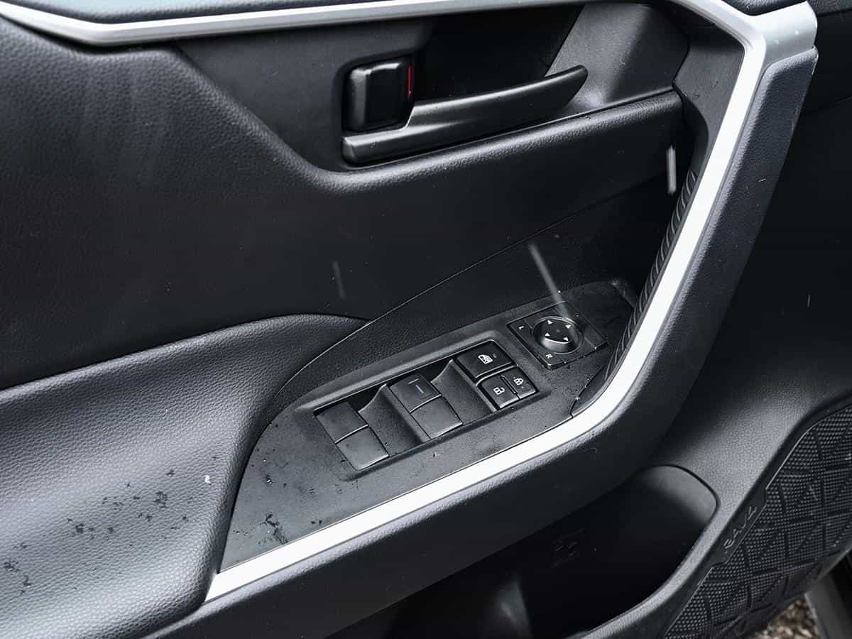 Image 11 Toyota Rav4 Le 2025