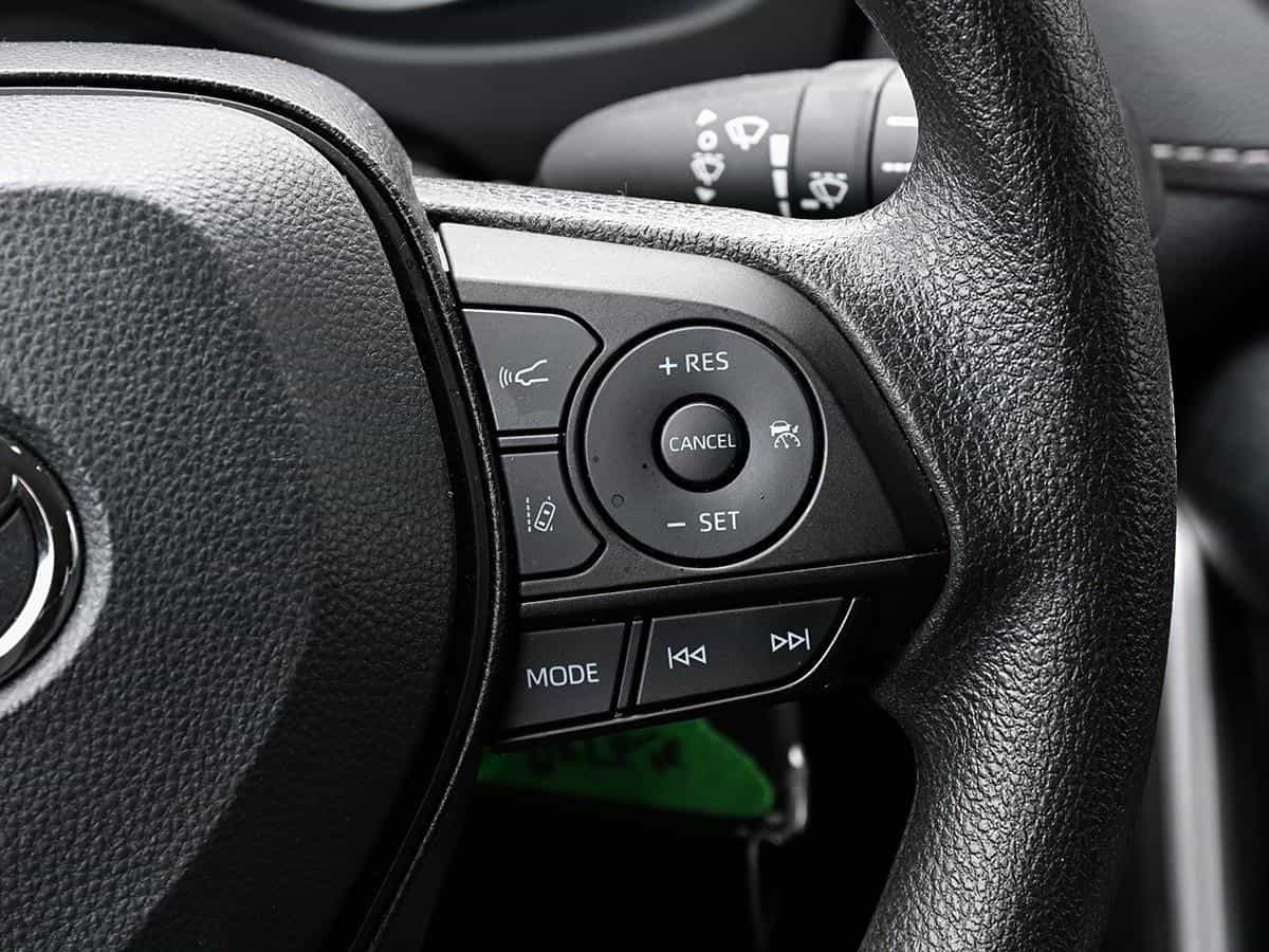 2025 Toyota Rav4 Le - Image 19