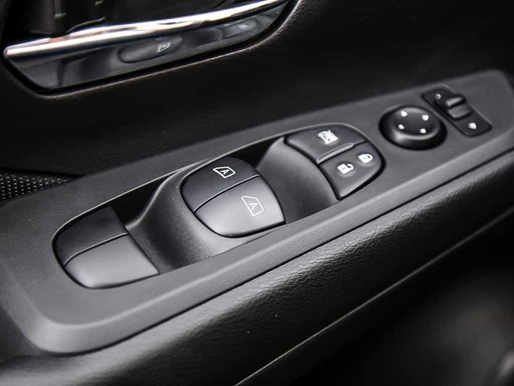 Image 16 Nissan Kicks Play Sv 2025