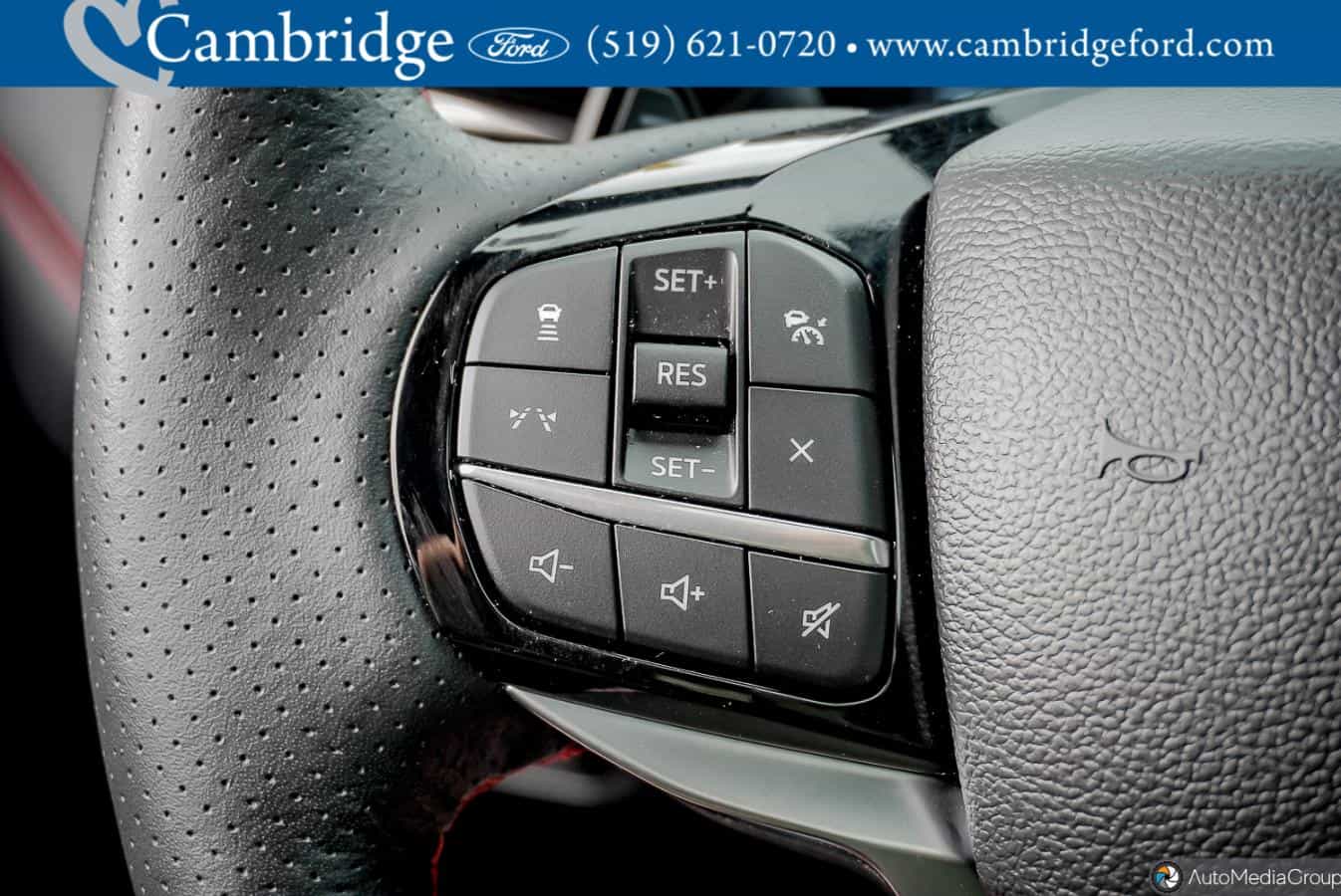 2025 Ford Explorer St - Image 22