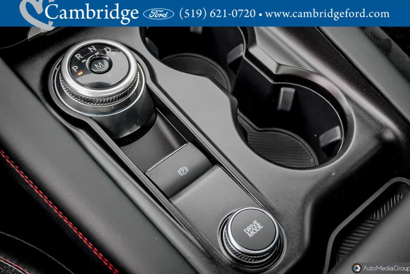 2025 Ford Explorer St - Image 25