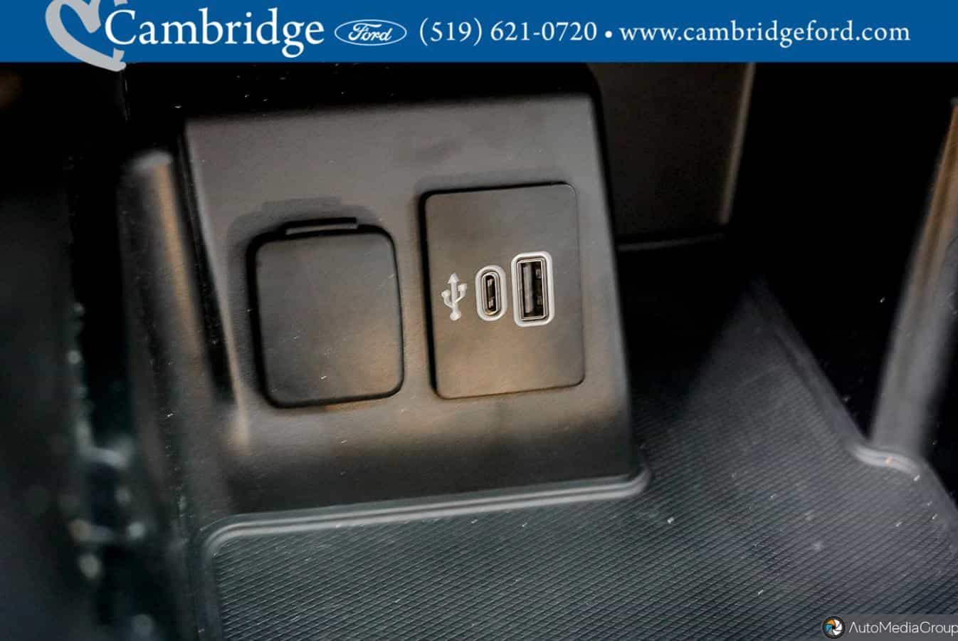 2025 Ford Explorer St - Image 26