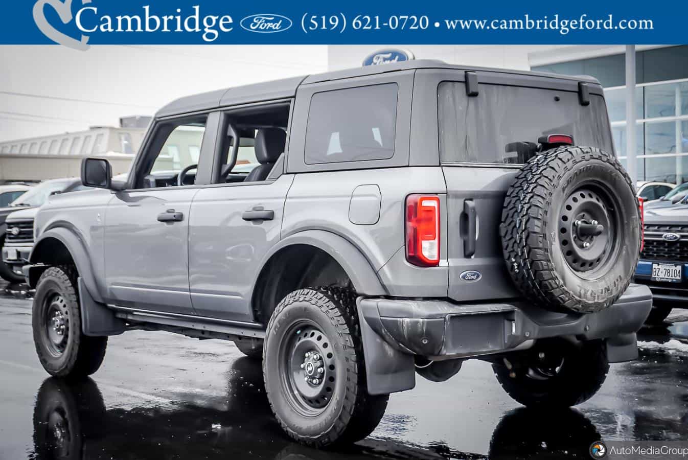 2023 Ford Bronco Black Diamond - Image 2