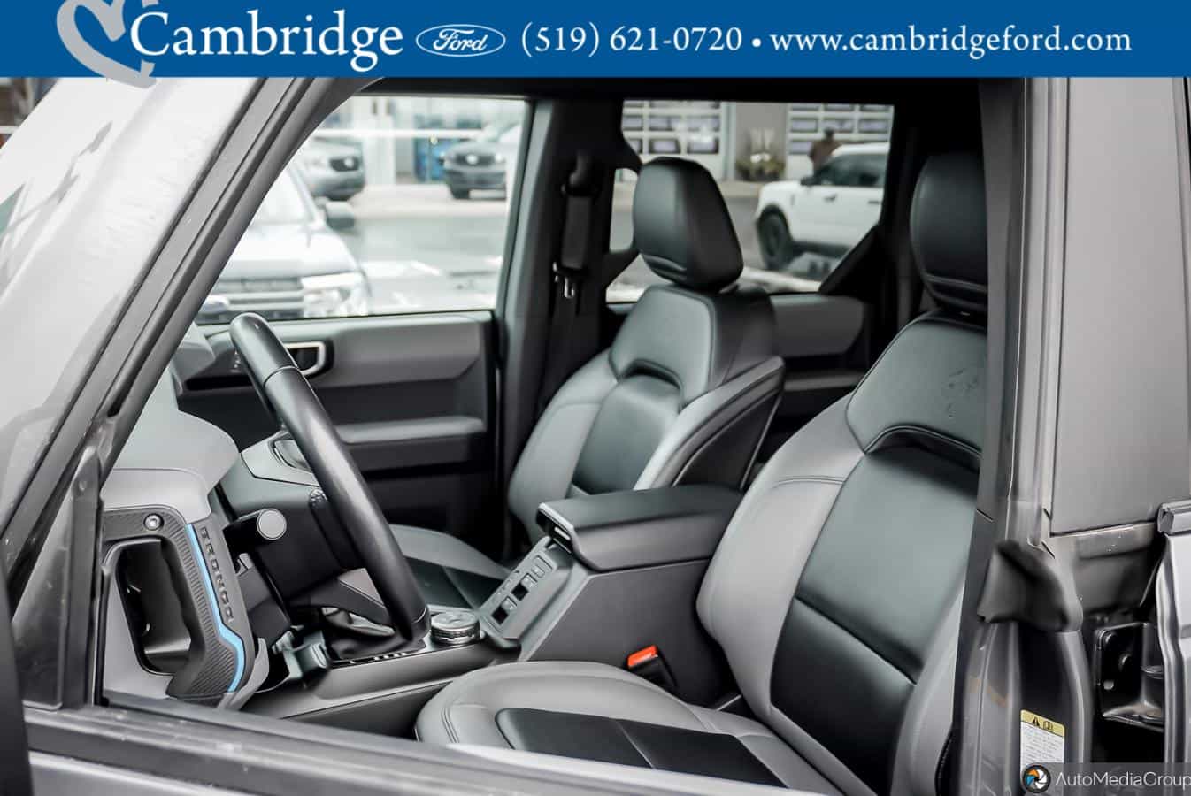 2023 Ford Bronco Black Diamond - Image 4