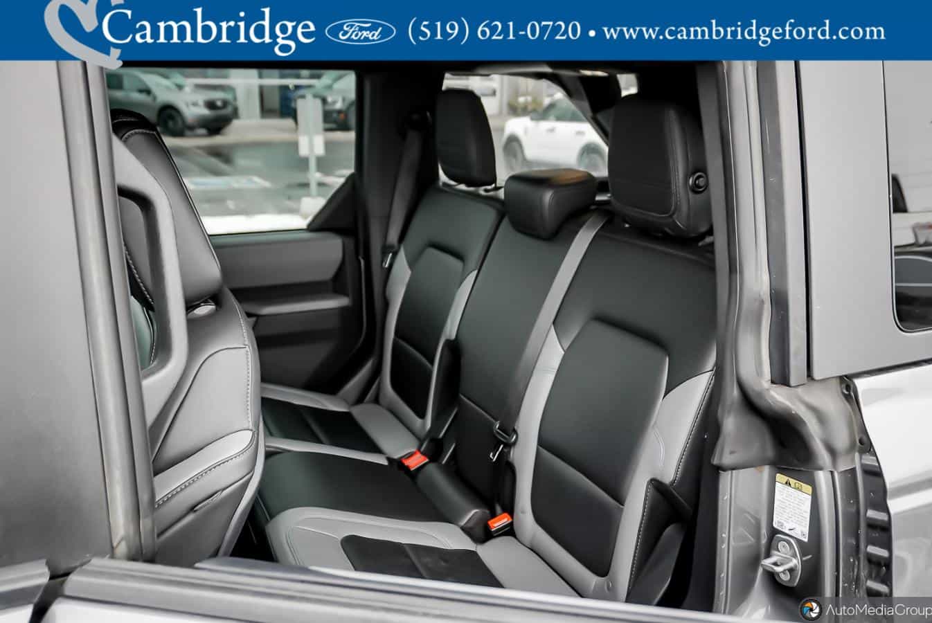 2023 Ford Bronco Black Diamond - Image 5