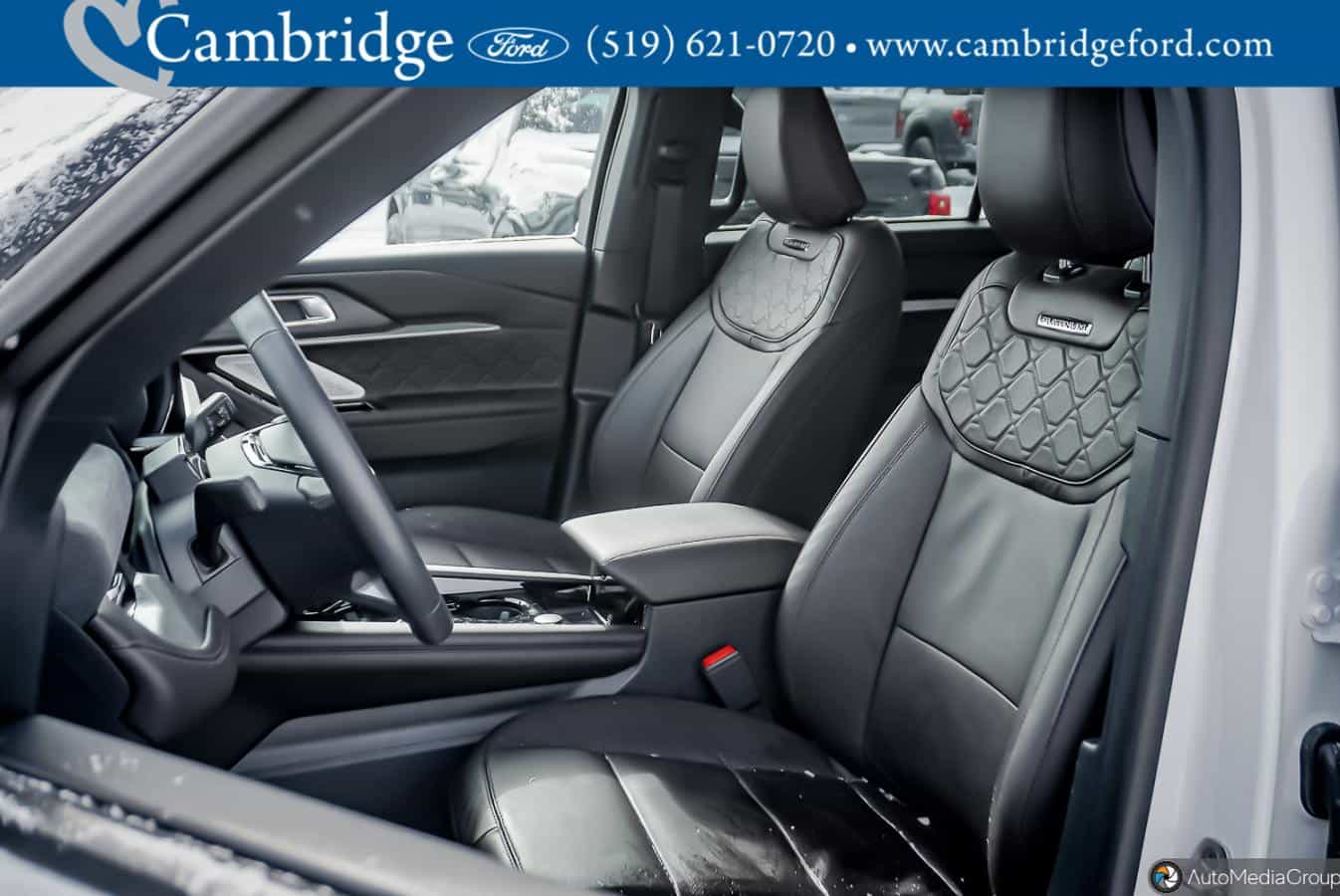 2025 Ford Explorer Platinum - Image 4