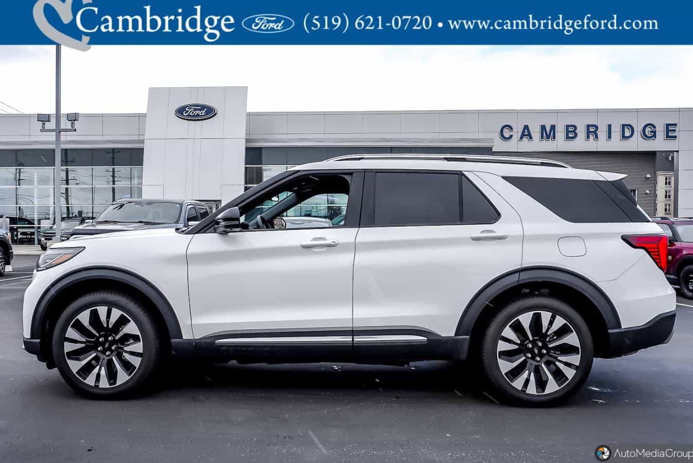 2025 Ford Explorer Platinum - Image 8