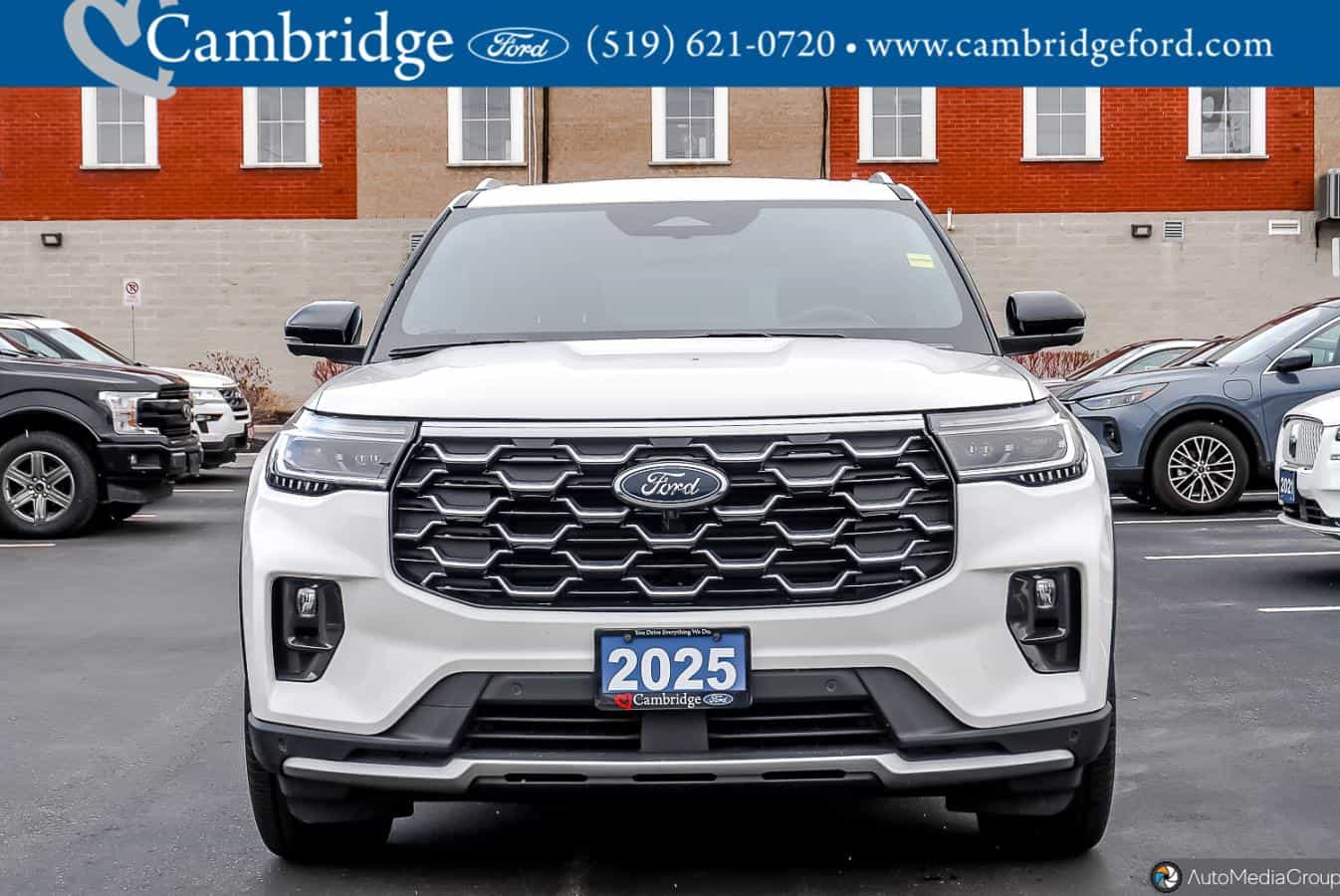 2025 Ford Explorer Platinum - Image 10