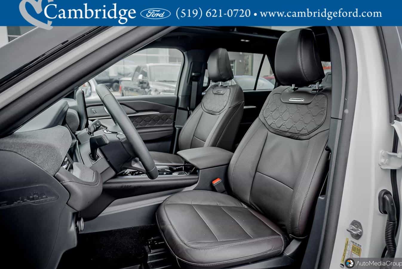 2025 Ford Explorer Platinum - Image 14