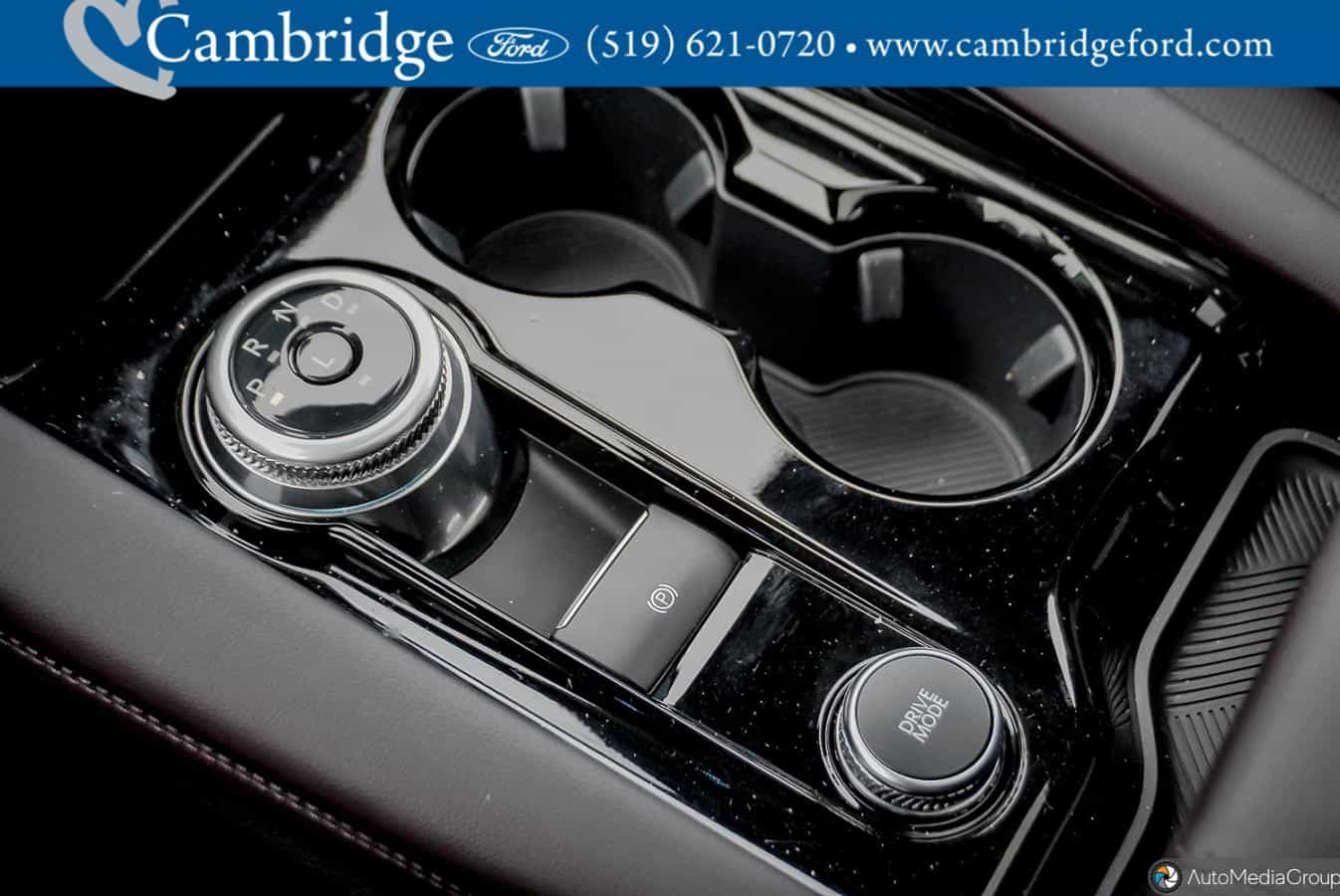 2025 Ford Explorer Platinum - Image 24