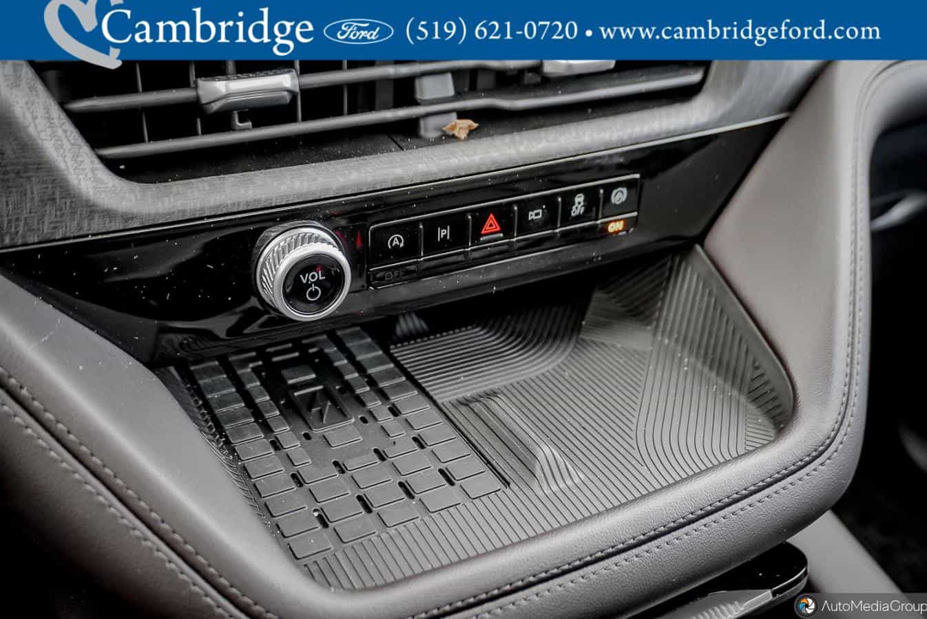 Image 26 Ford Explorer Platinum 2025