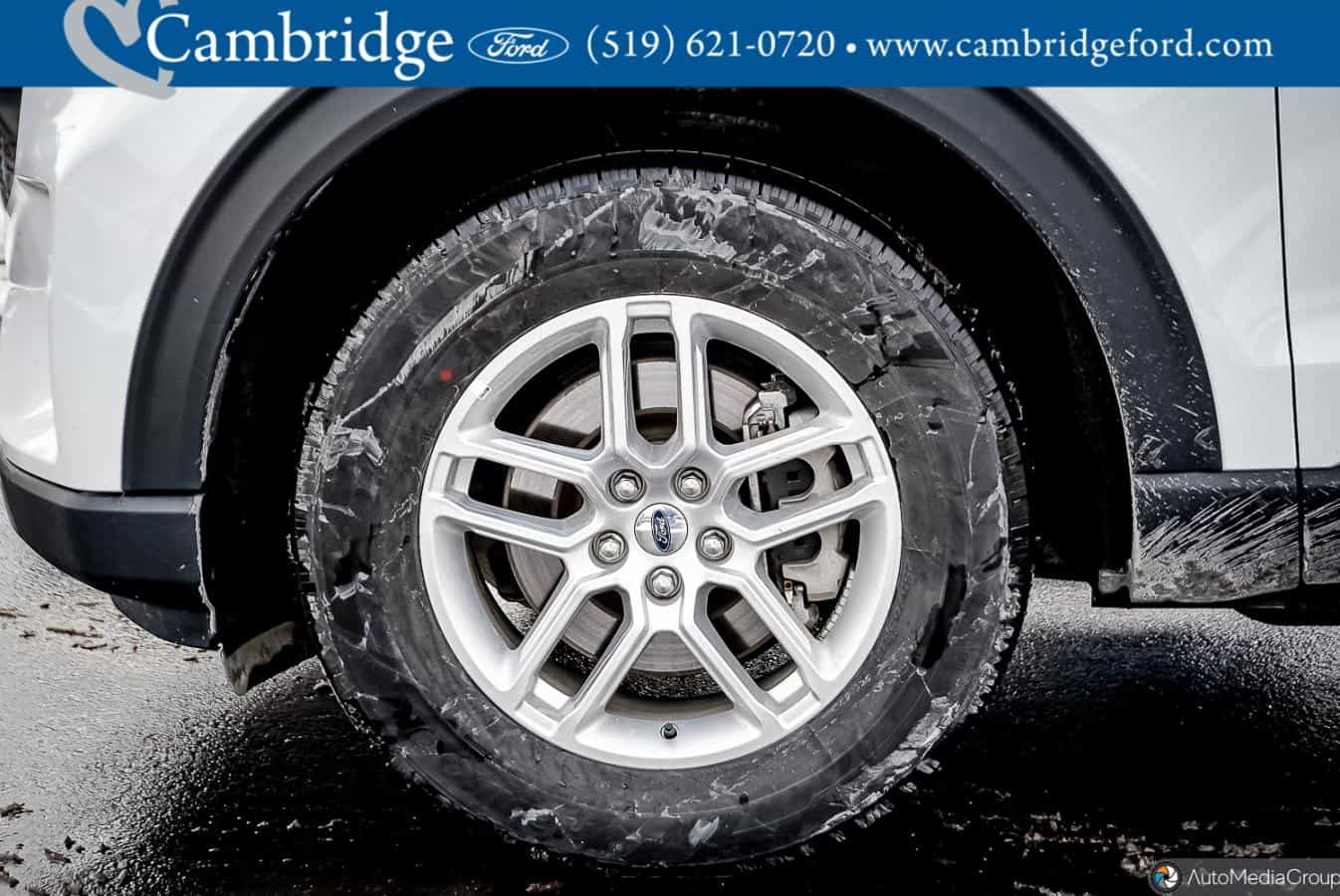 2025 Ford Explorer Active - Image 11