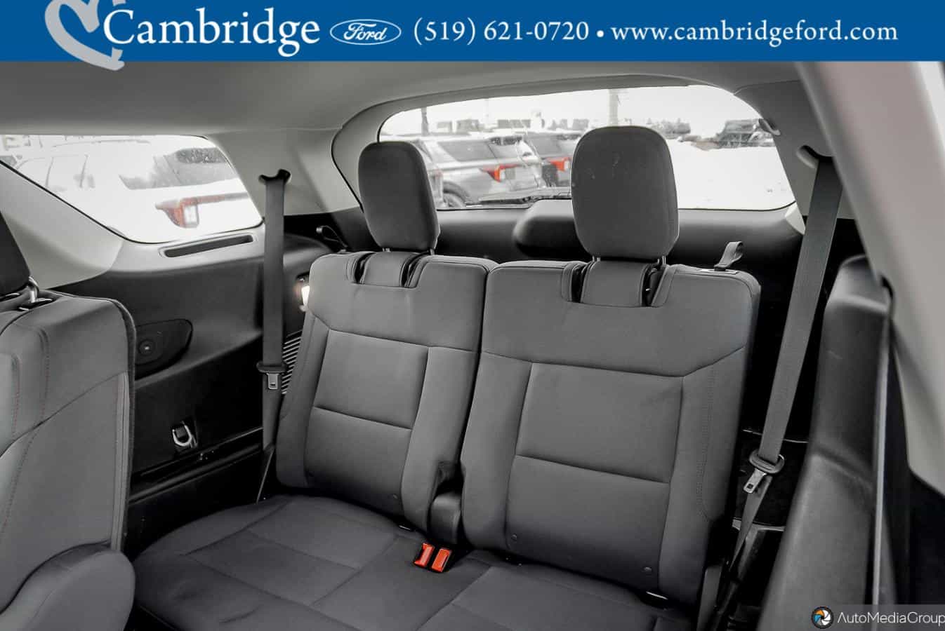 2025 Ford Explorer Active - Image 15