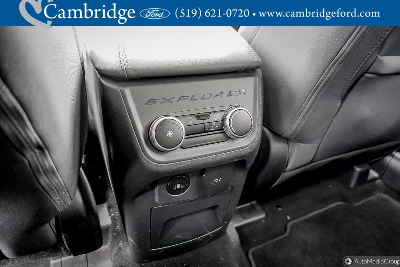 2025 Ford Explorer Active - Image 16