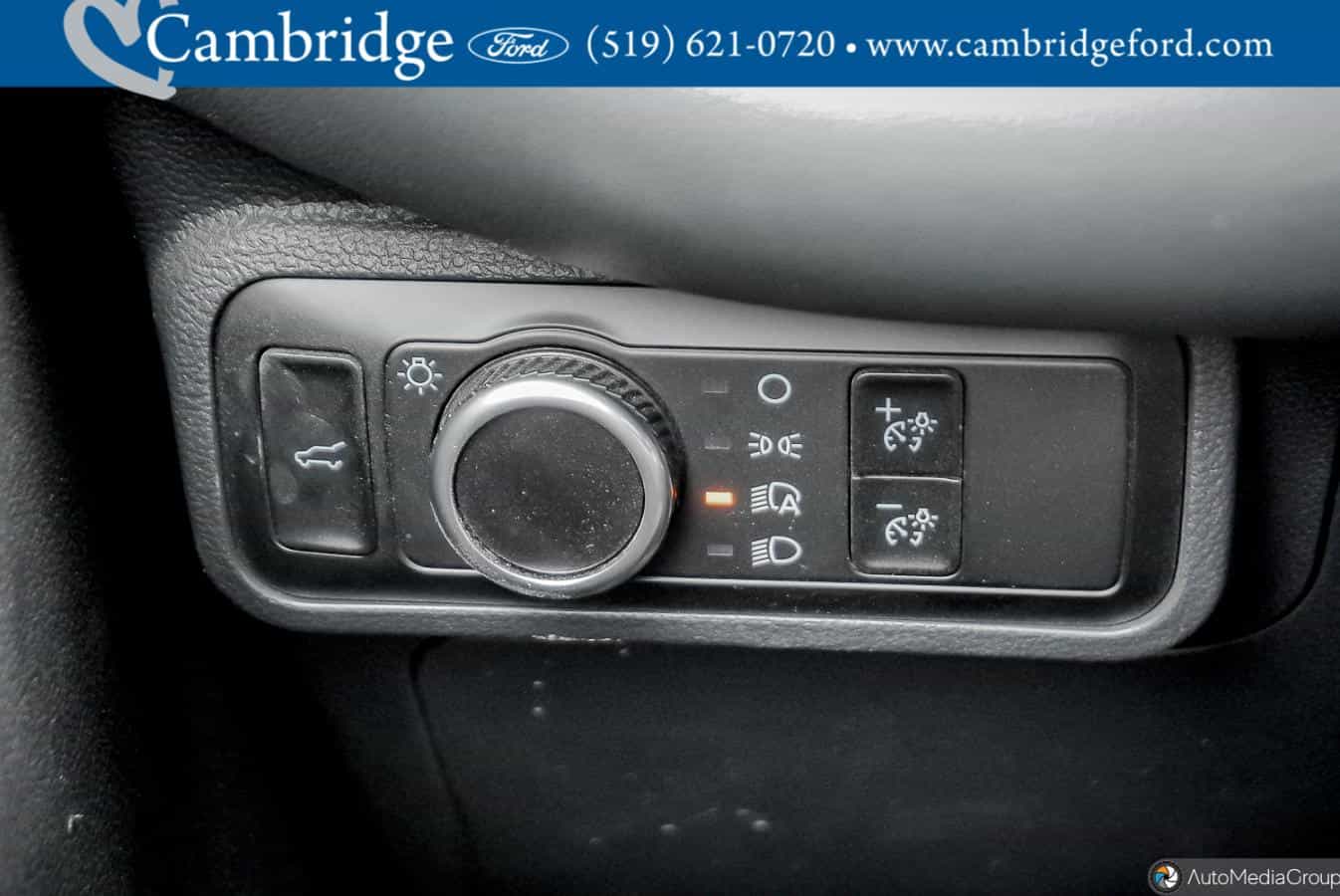 2025 Ford Explorer Active - Image 22