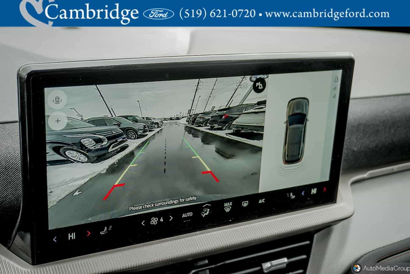 2025 Ford Explorer Active - Image 29