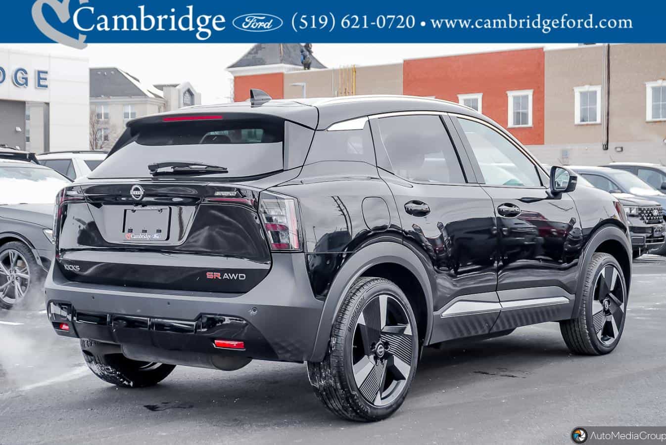 2025 Nissan Kicks Sr - Image 4