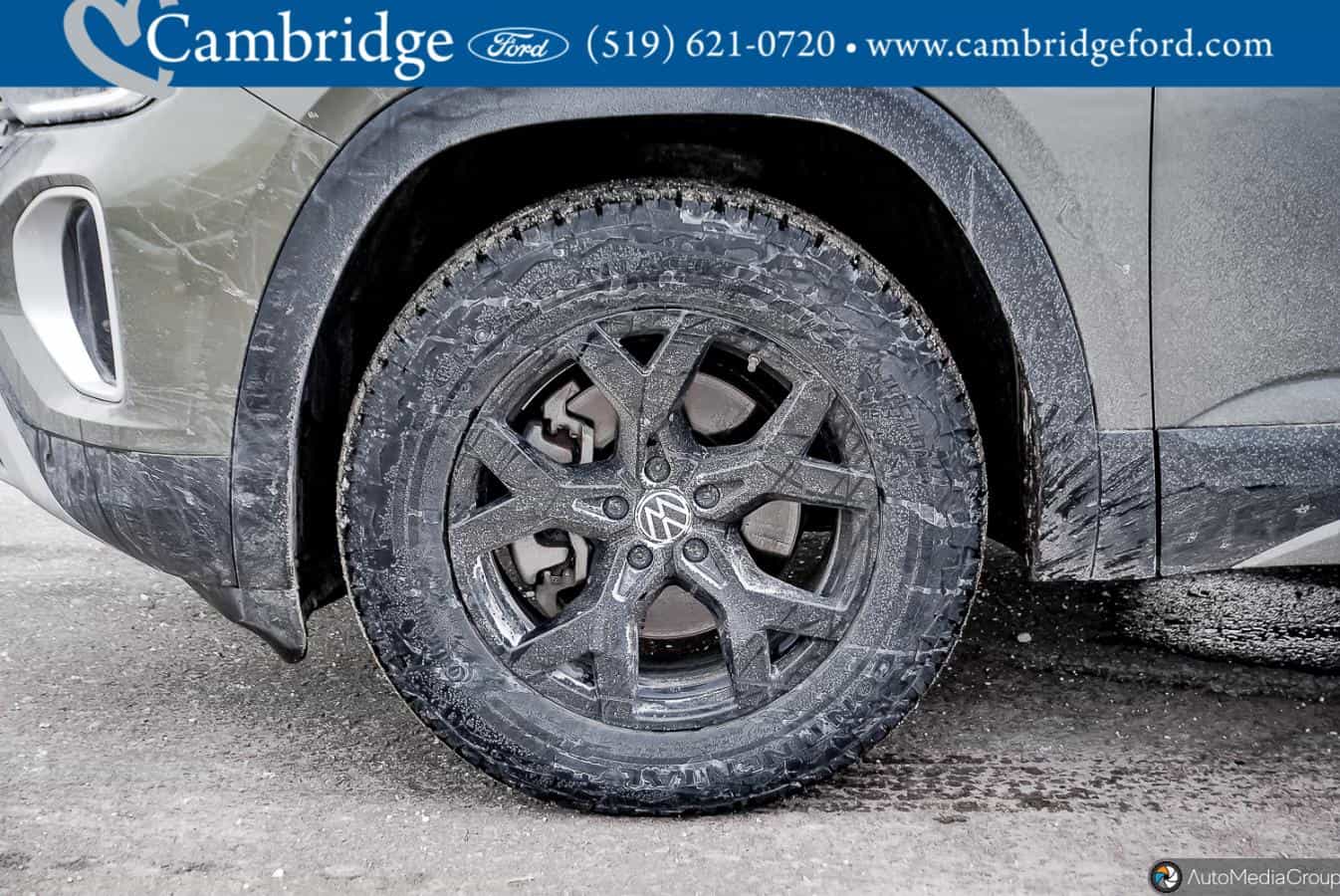 2024 Volkswagen Atlas Peak Edition - Image 3