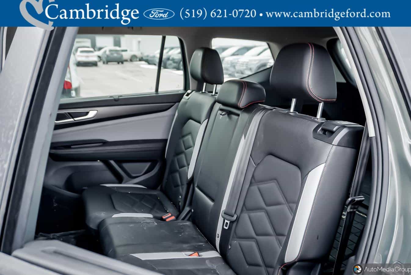 2024 Volkswagen Atlas Peak Edition - Image 5